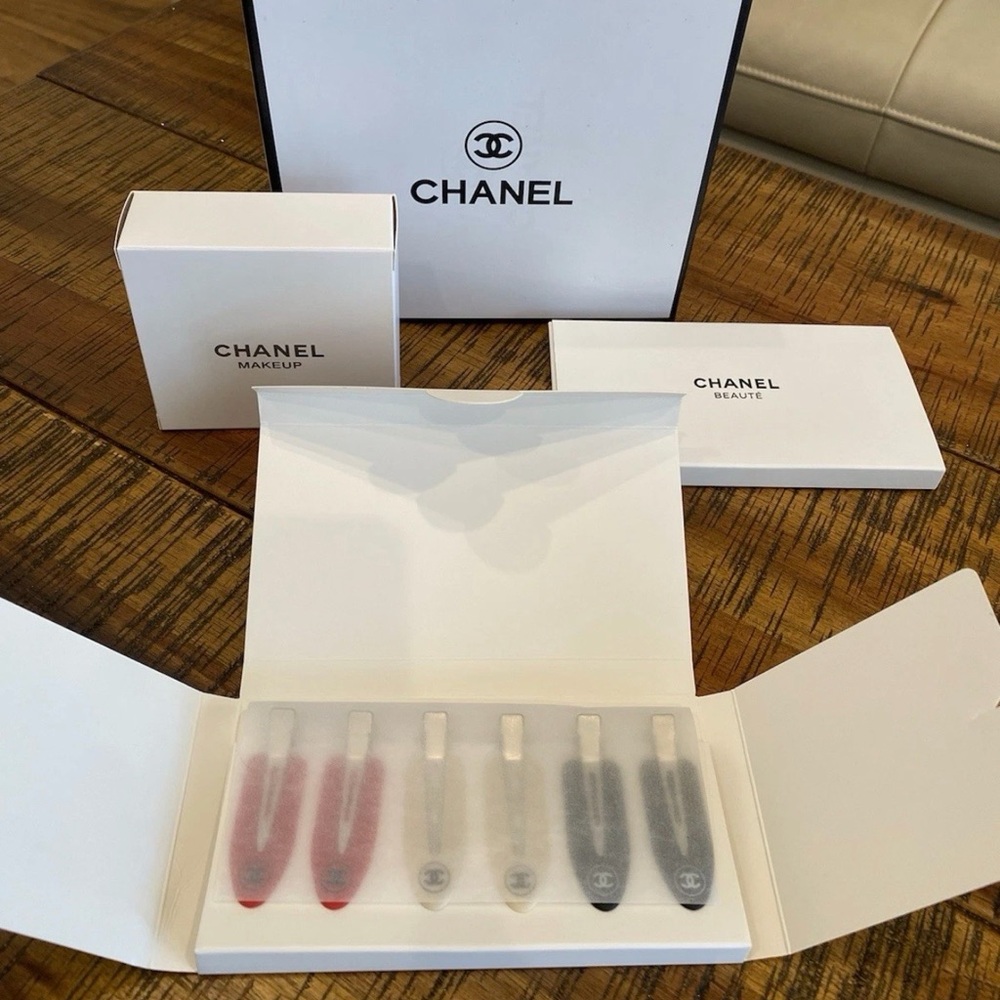 CHANEL Hair Clip Trio - Red, Cream, Black - Picture 4 of 10
